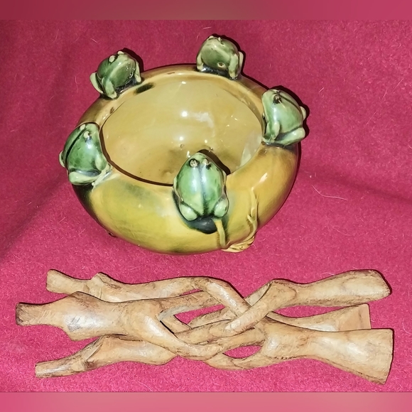 Beautiful Majolica Style Frog on a Log Pottery Wooden 3 Footed Planter 6.5"x7" - Picture 11 of 11